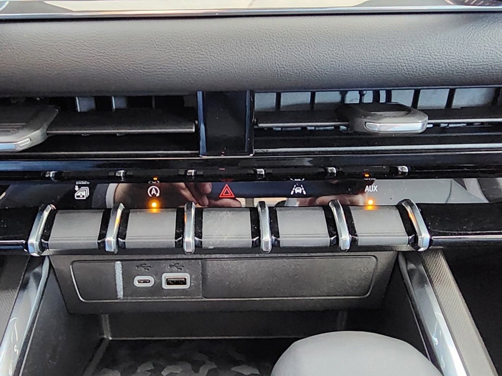 New 2026 GMC Canyon Elevation w/ Convenience Package image 30