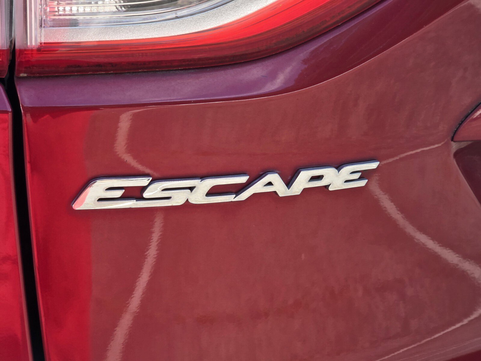 Used 2016 Ford Escape SE FWD image 9