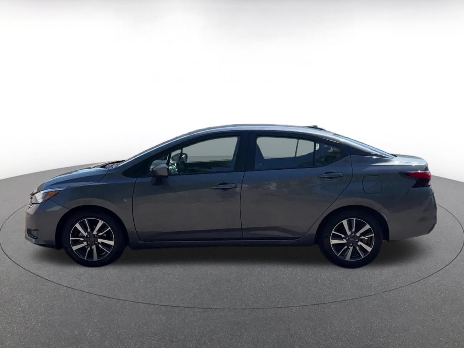Used 2025 Nissan Versa SV FWD image 9