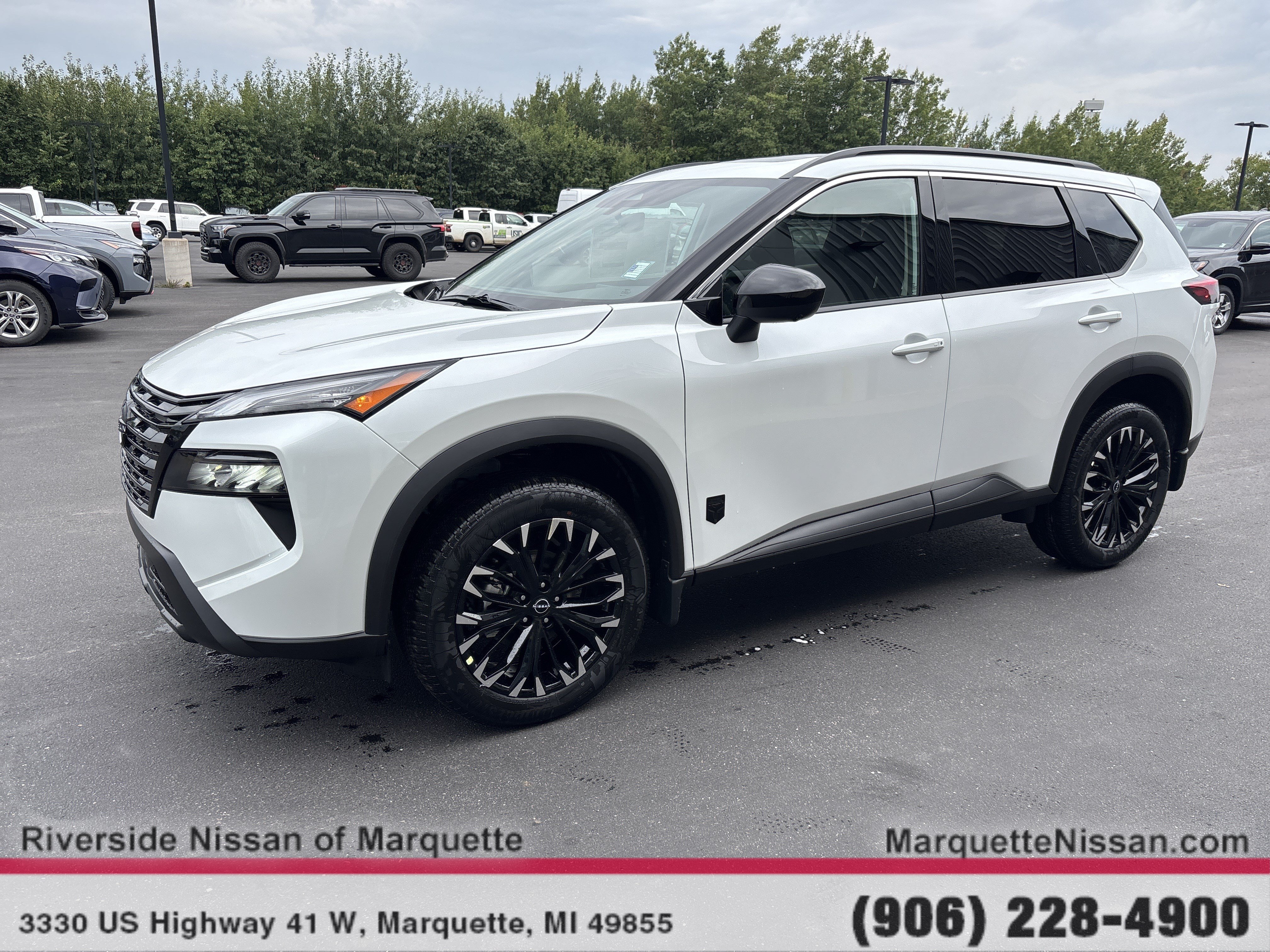 New 2026 Nissan Rogue Dark Armor AWD/4WD image 3