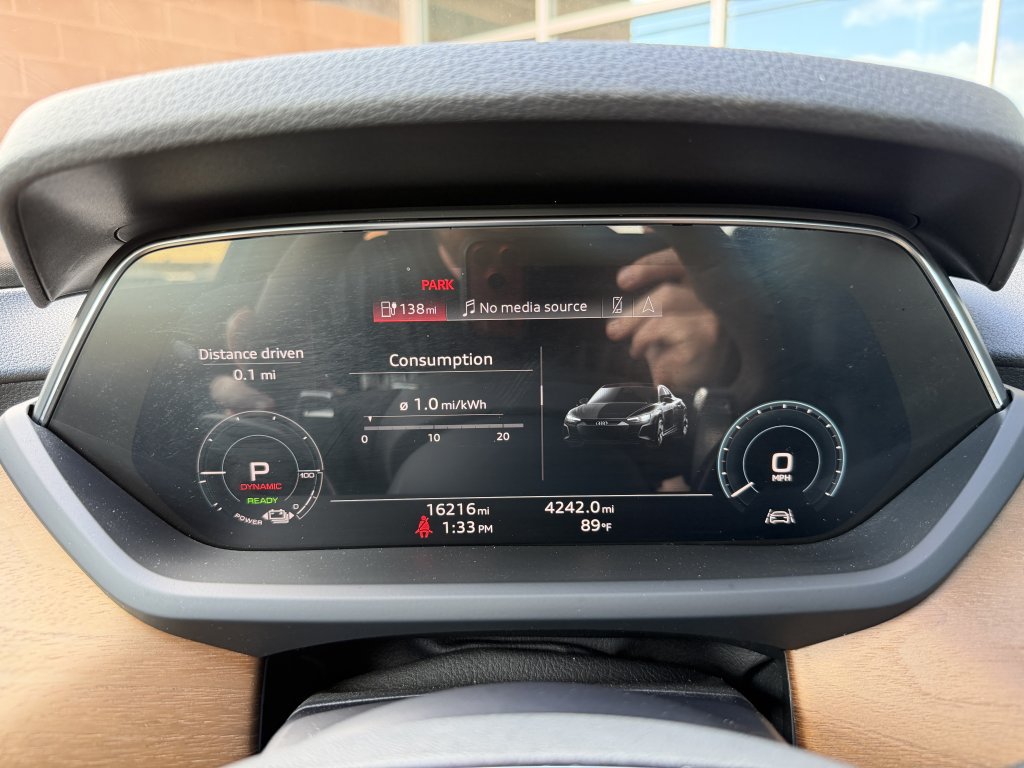 Used 2022 Audi e-tron GT Premium Plus AWD/4WD image 18