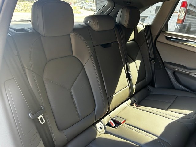 Certified 2025 Porsche Macan image 25