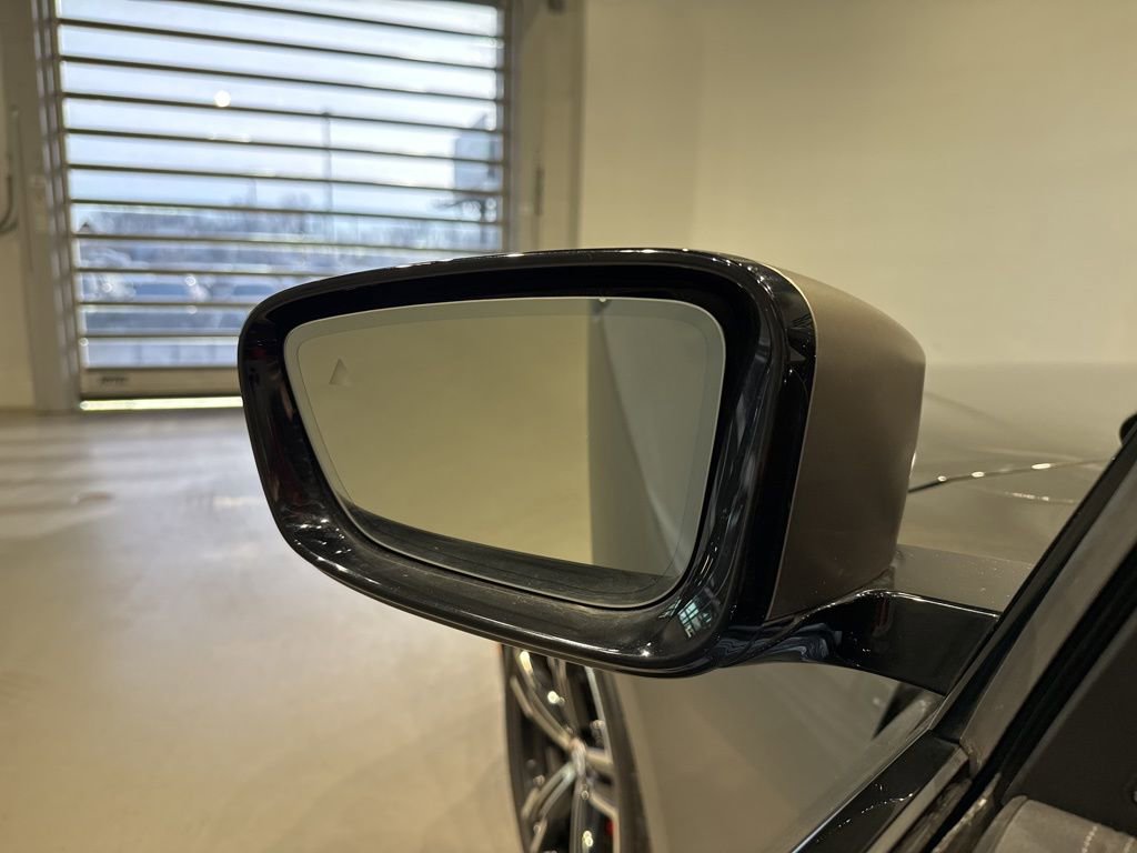 Used 2021 BMW M440i Convertible w/ Premium Package image 15