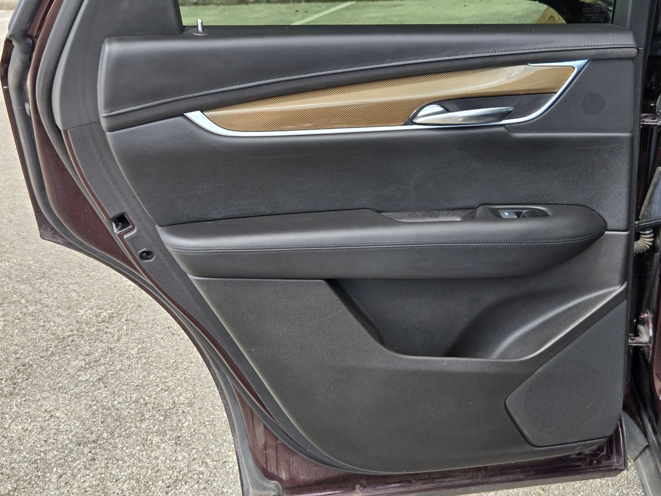 Used 2017 Cadillac XT5 Platinum AWD/4WD image 16