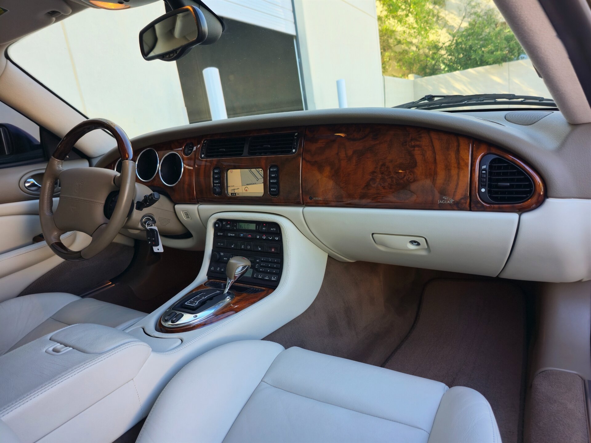 Used 2005 Jaguar XK8 Coupe RWD image 26