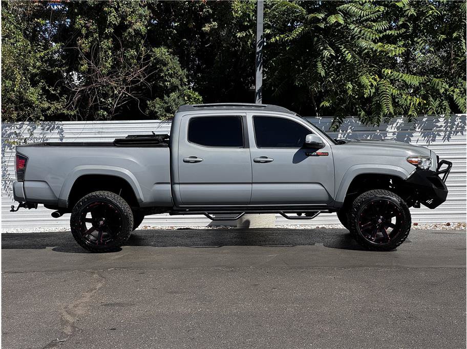 Used 2016 Toyota Tacoma TRD Off-Road w/ Towing Package AWD/4WD image 13