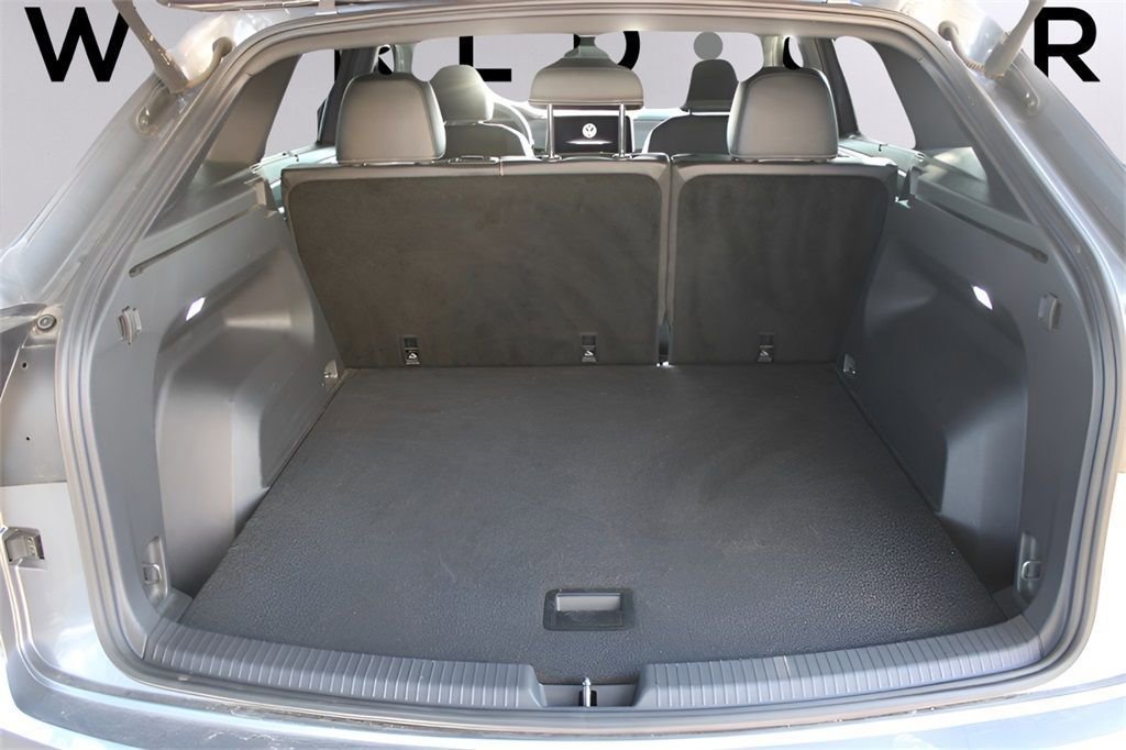 Used 2024 Volkswagen Atlas Cross Sport SE image 22