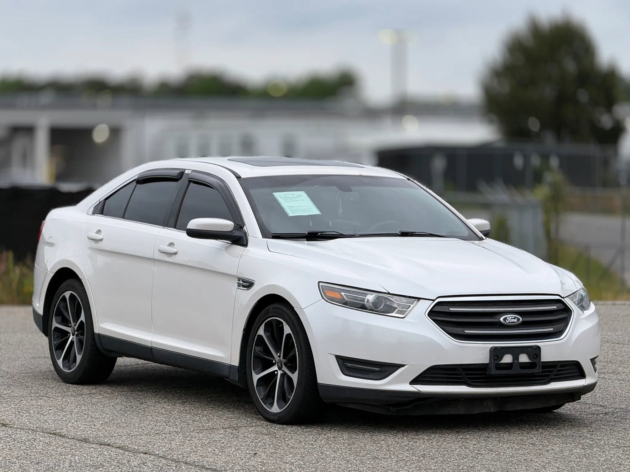 Used 2014 Ford Taurus SEL w/ Equipment Group 201A AWD/4WD image 1