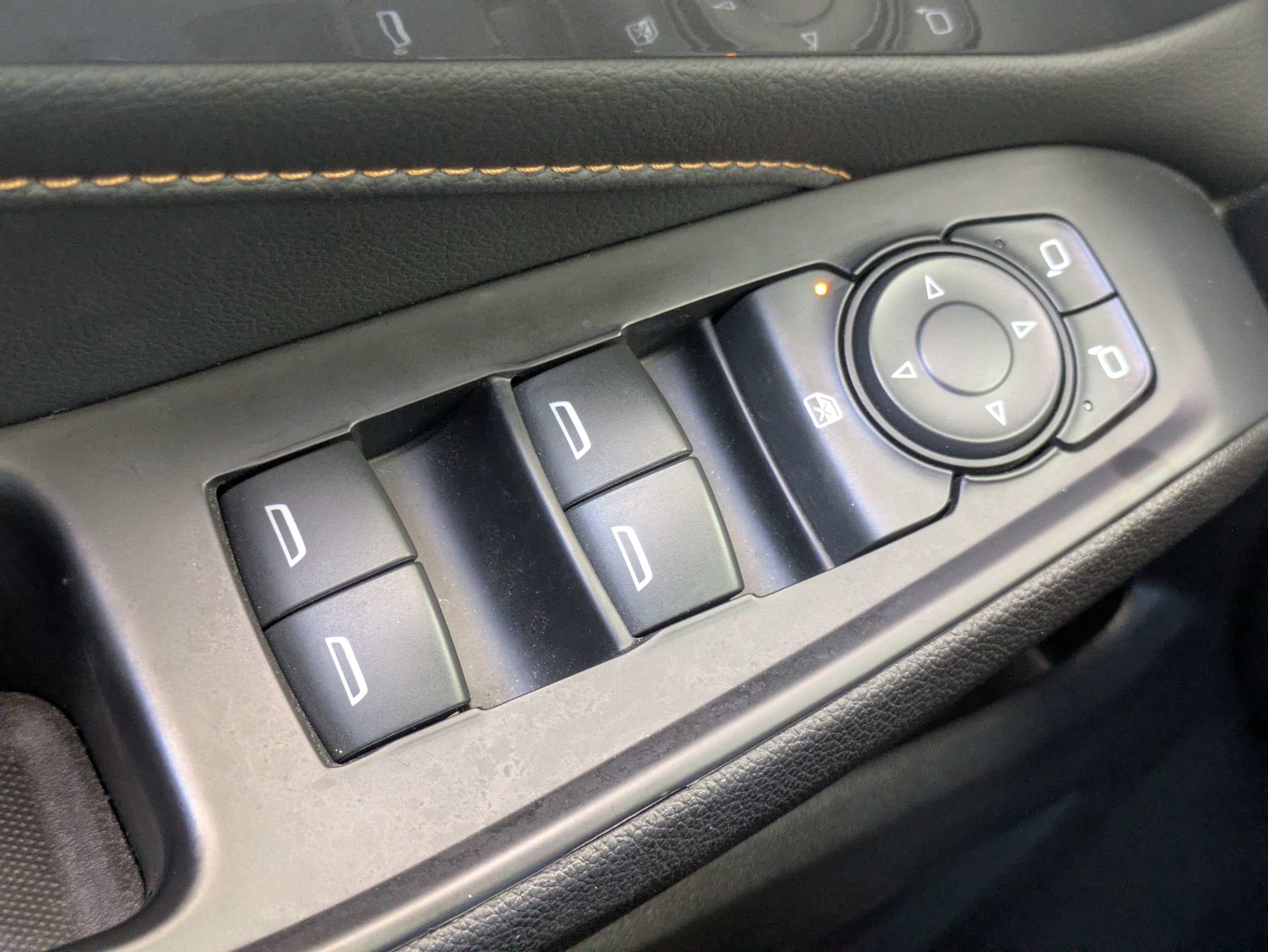 Used 2021 Chevrolet Traverse LS FWD image 15