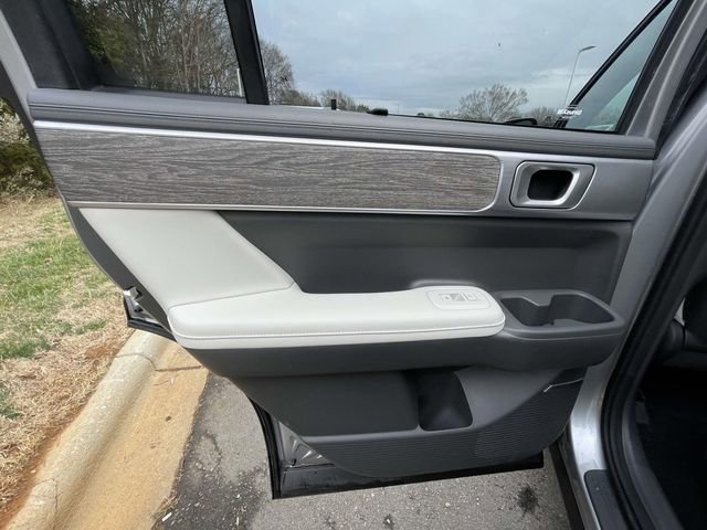 Used 2025 Hyundai Santa Fe Limited image 10