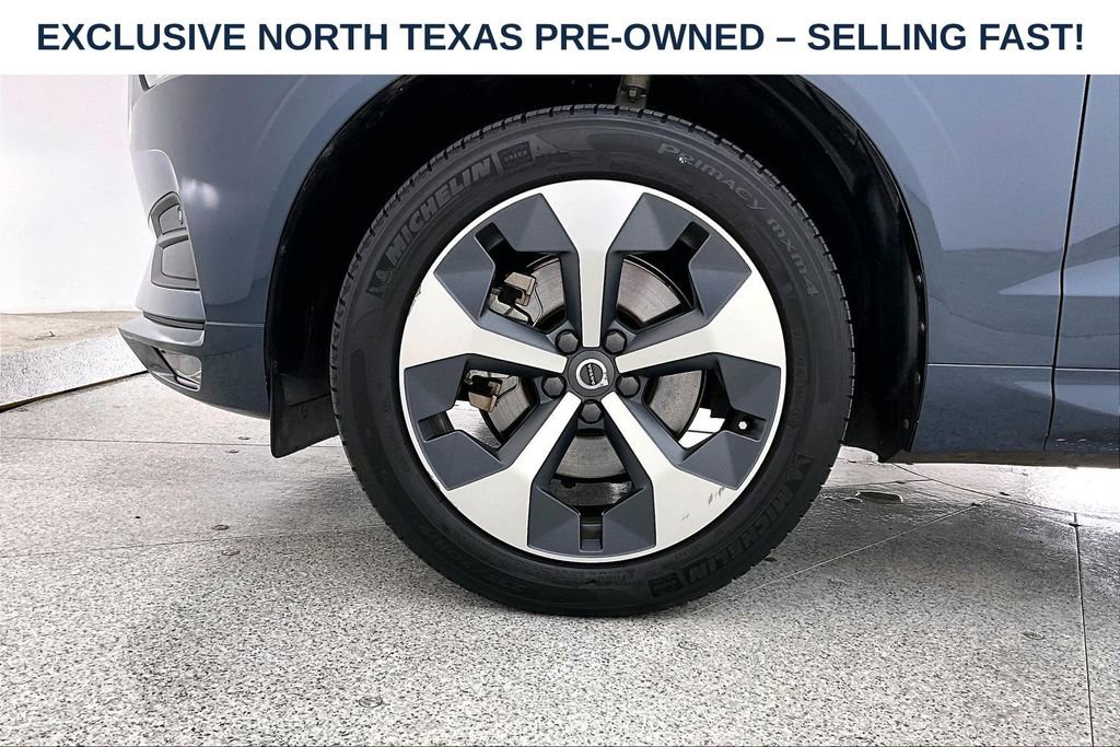 Used 2021 Volvo XC60 T5 Momentum w/ Premium Package FWD image 12