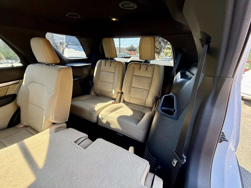 Used 2017 Ford Explorer 4WD image 12