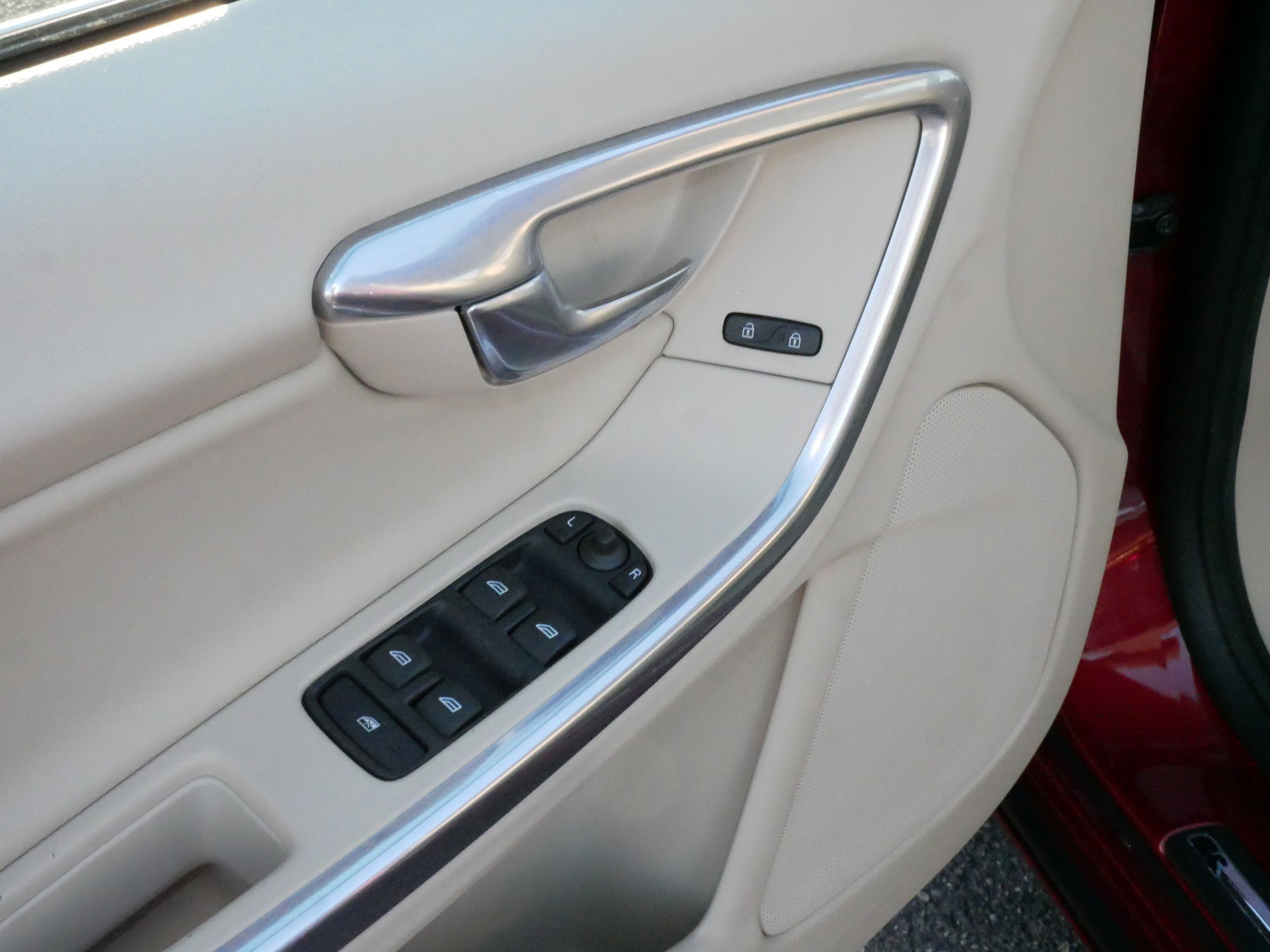 Used 2016 Volvo S60 T5 Premier image 19