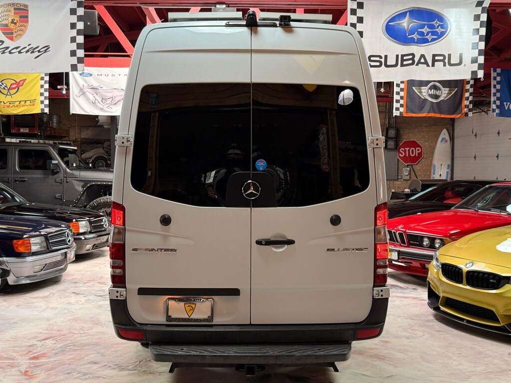 Used 2015 Freightliner Sprinter 2500 RWD image 8