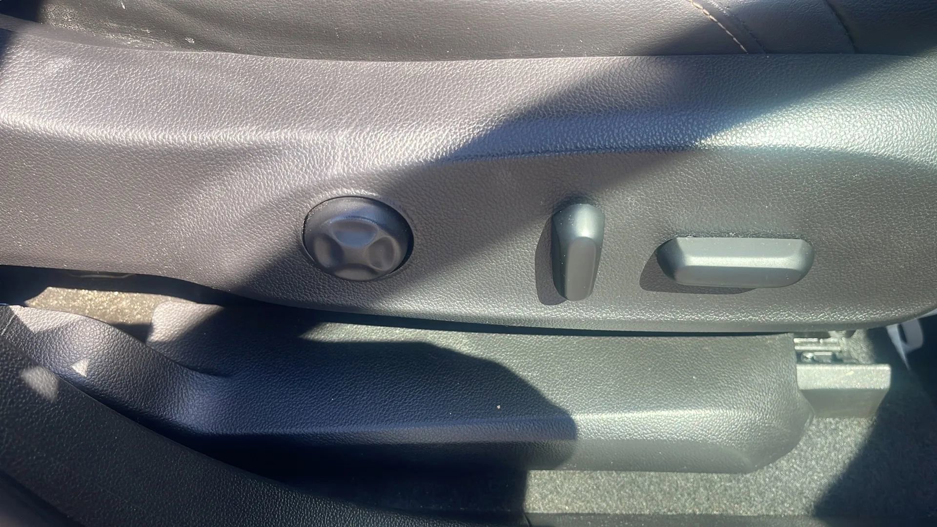 Used 2017 Buick Envision Essence w/ LPO, Cargo Package image 26