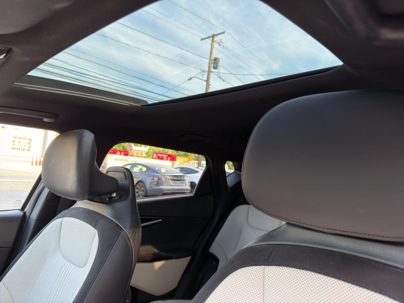 Used 2022 Kia EV6 GT-Line w/ GT-Line White Seat Package AWD/4WD image 19