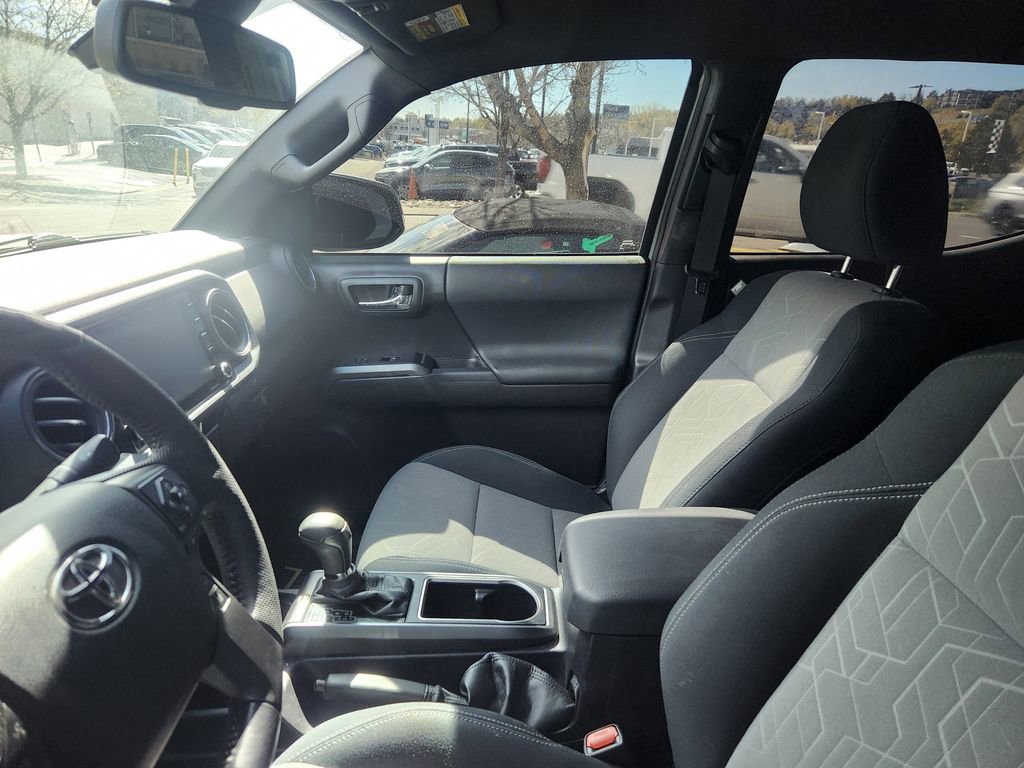 Used 2023 Toyota Tacoma TRD Off-Road w/ Black Out Package (TMS) AWD/4WD image 9