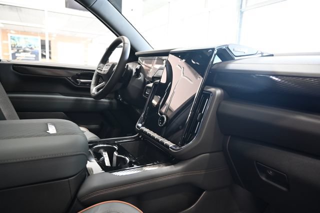 New 2026 GMC Yukon XL AT4 w/ AT4 Premium Package AWD/4WD image 16