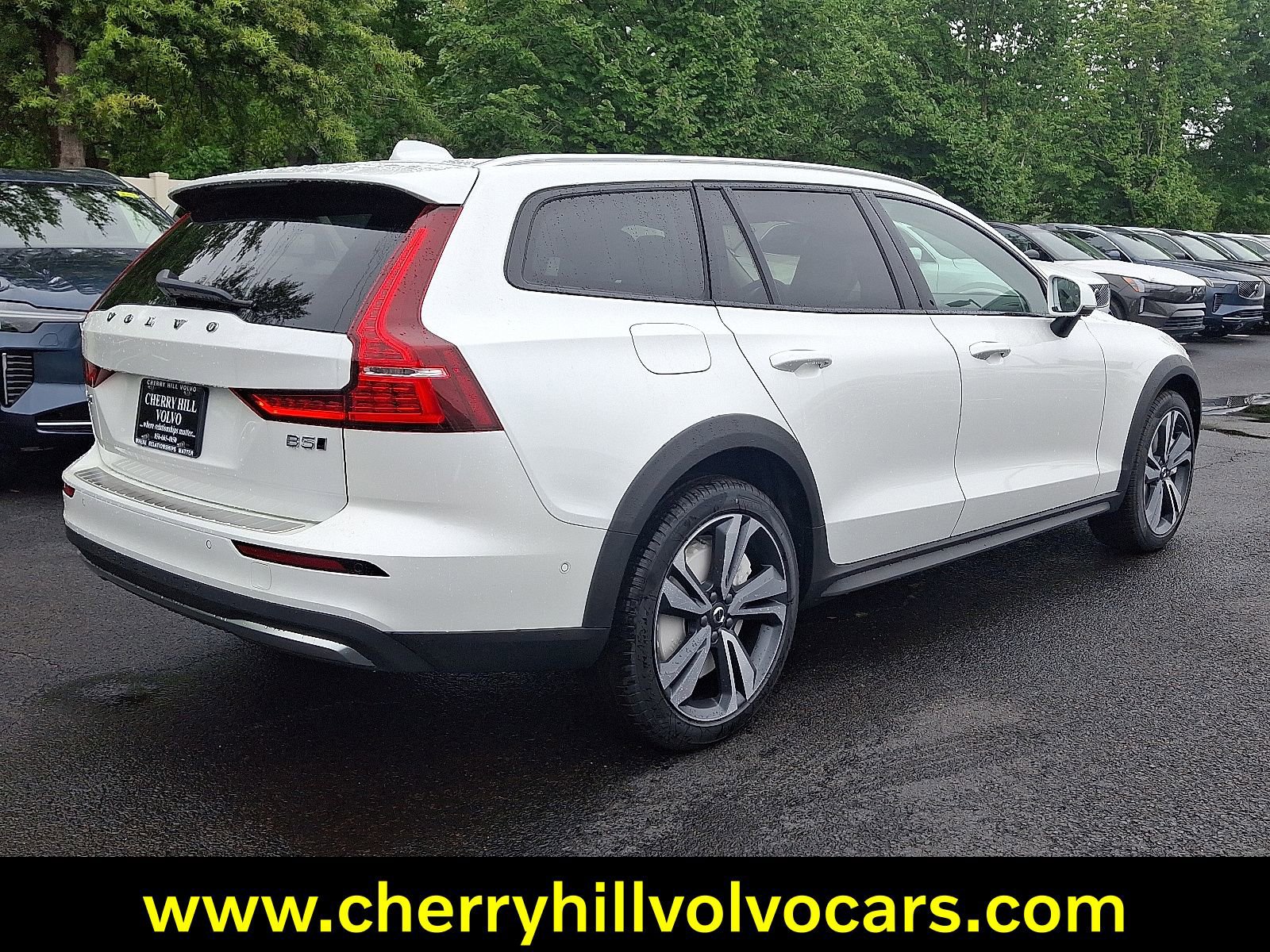 New 2026 Volvo V60 B5 Cross Country Plus w/ Protection Package Premier image 7