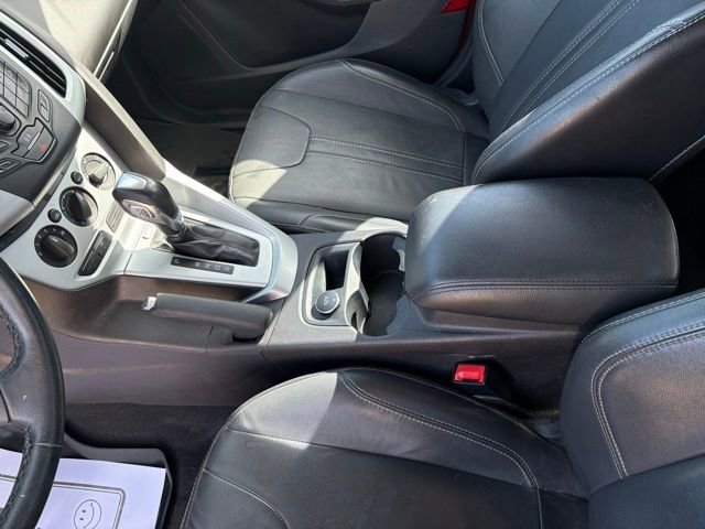 Used 2014 Ford Focus SE w/ Equipment Group 201A FWD image 12