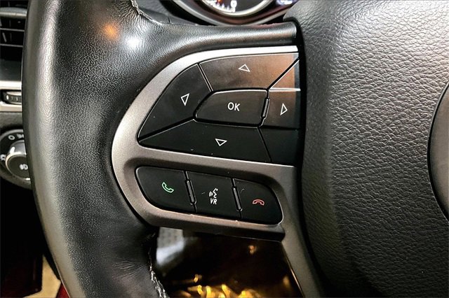 Used 2021 Jeep Cherokee Latitude Lux w/ Comfort/Convenience Group image 21