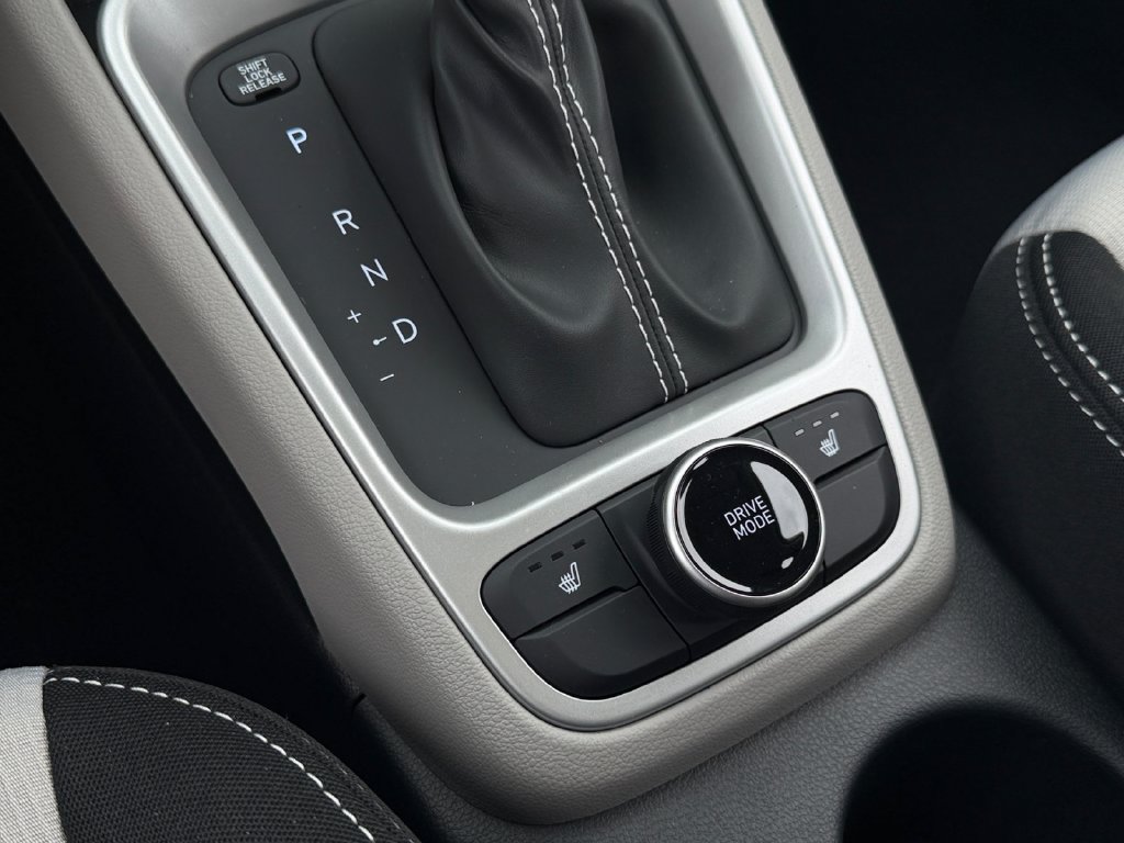 New 2026 Hyundai Venue SEL FWD image 23
