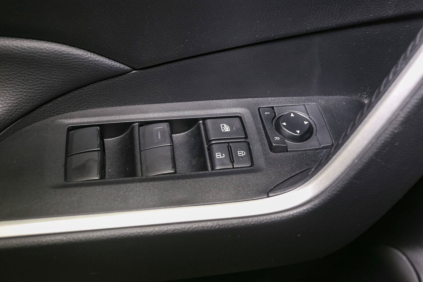 Certified 2023 Toyota RAV4 LE AWD/4WD image 40