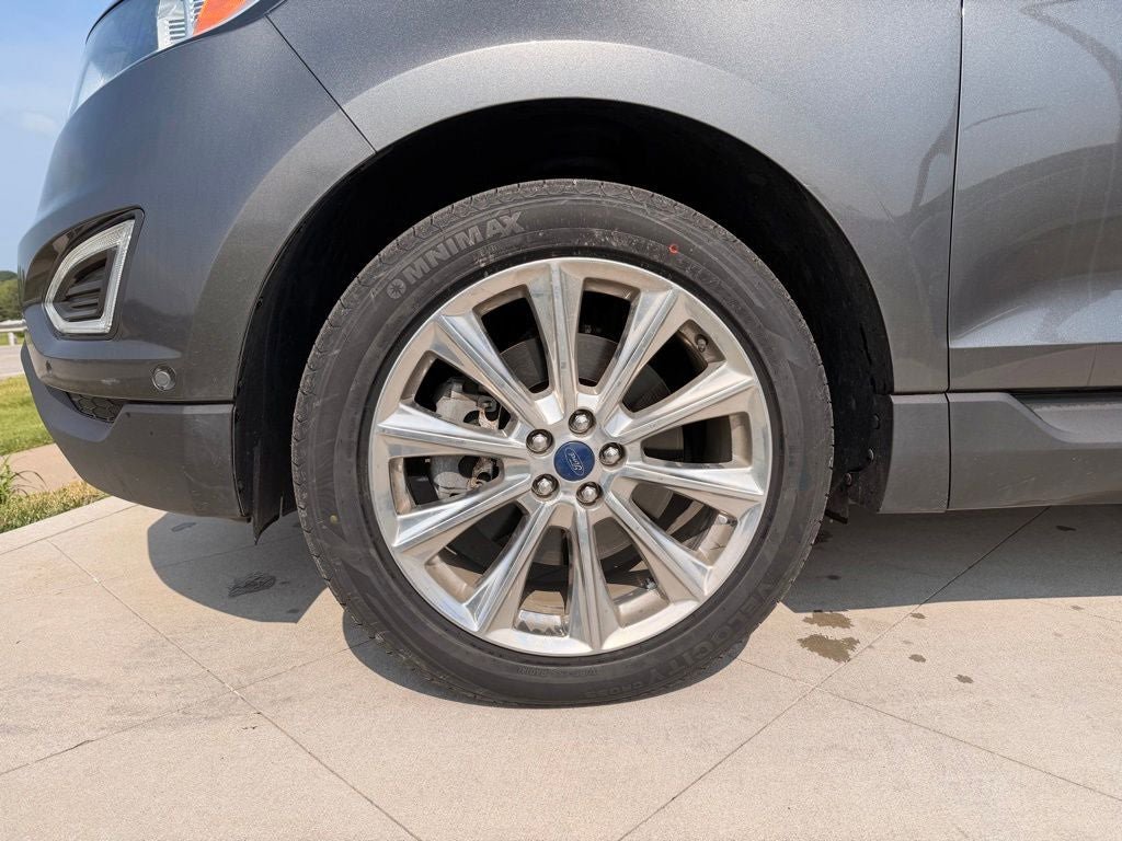 Used 2017 Ford Edge Titanium w/ Equipment Group 302A AWD/4WD image 10