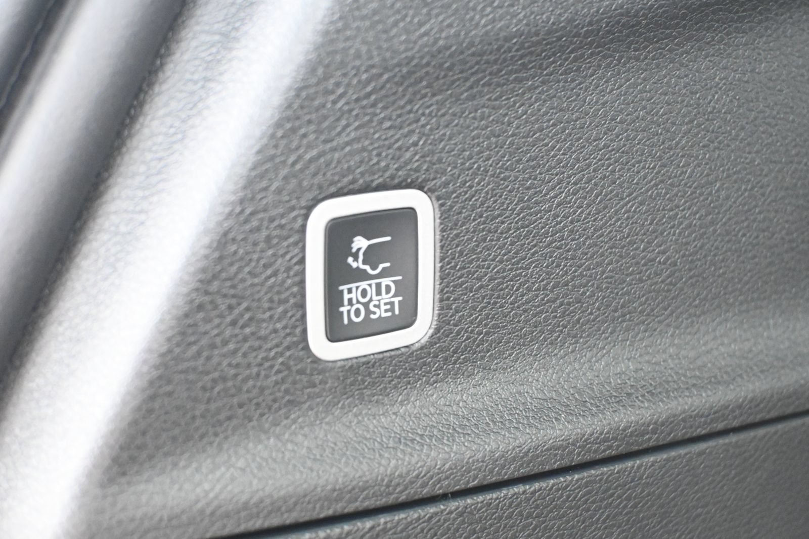 New 2027 Chrysler Pacifica Limited AWD/4WD image 35