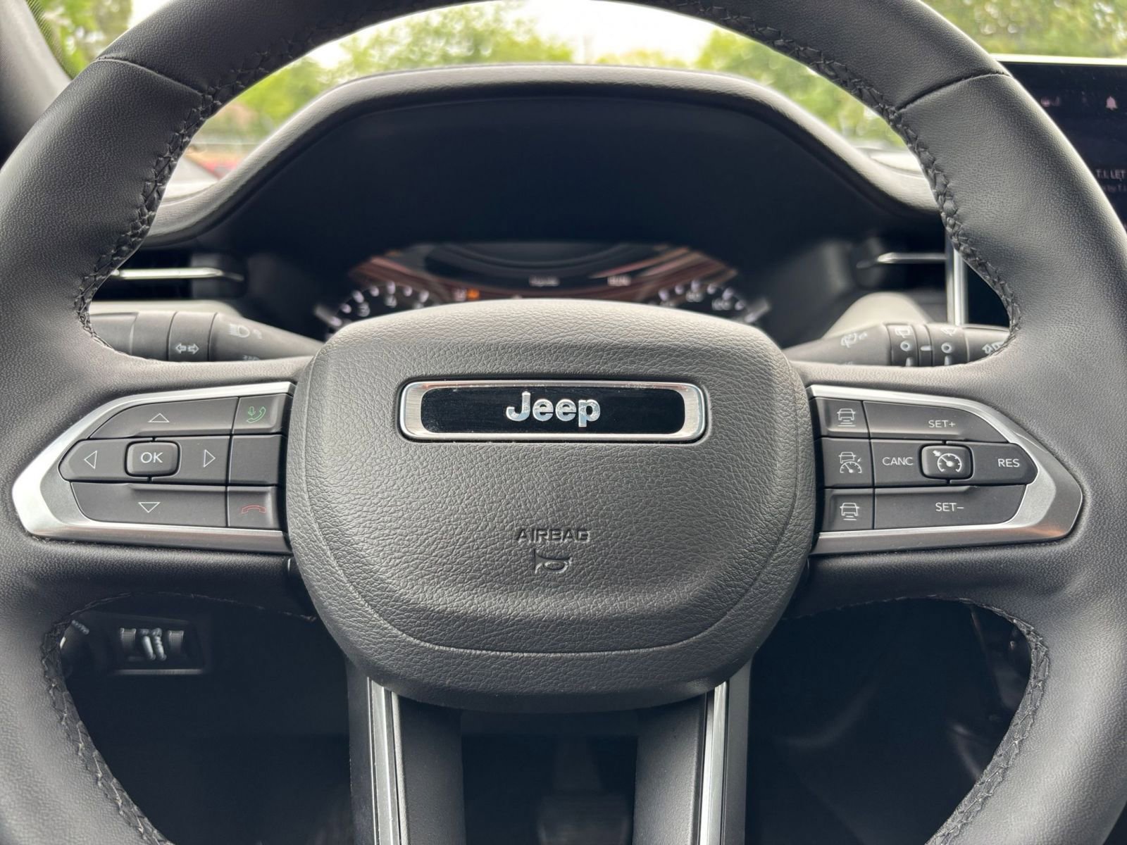 Used 2025 Jeep Compass Limited AWD/4WD image 29
