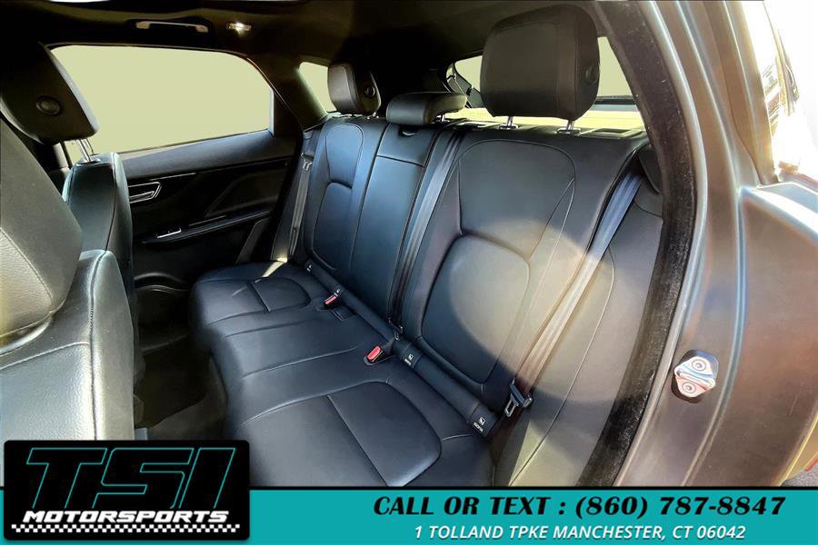 Used 2018 Jaguar F-PACE Premium image 26