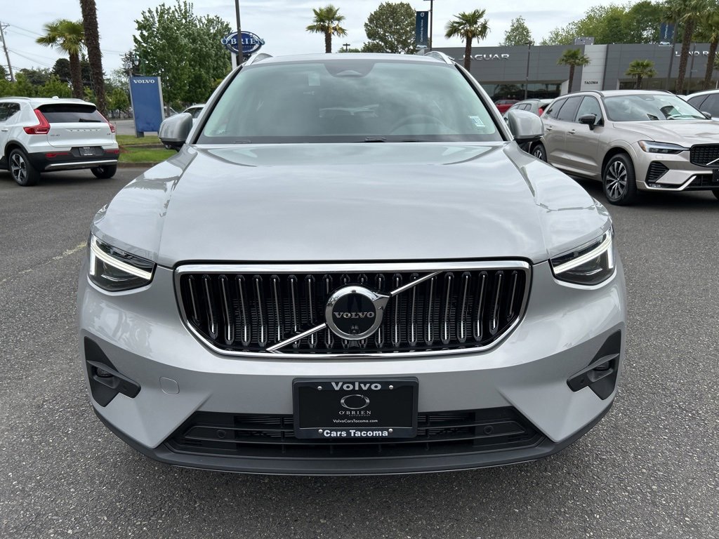 New 2025 Volvo XC40 B5 Ultra w/ Protection Package Premier image 11