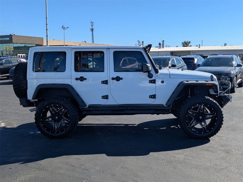 Used 2015 Jeep Wrangler Unlimited Sahara w/ Connectivity Group image 4