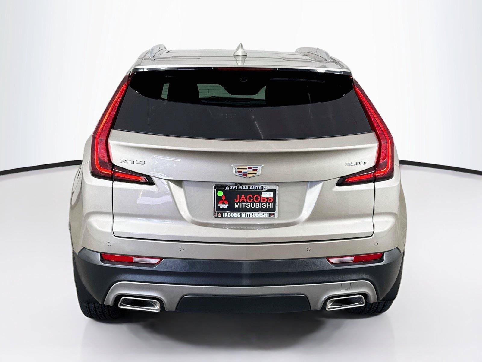 Used 2023 Cadillac XT4 Premium Luxury FWD image 4