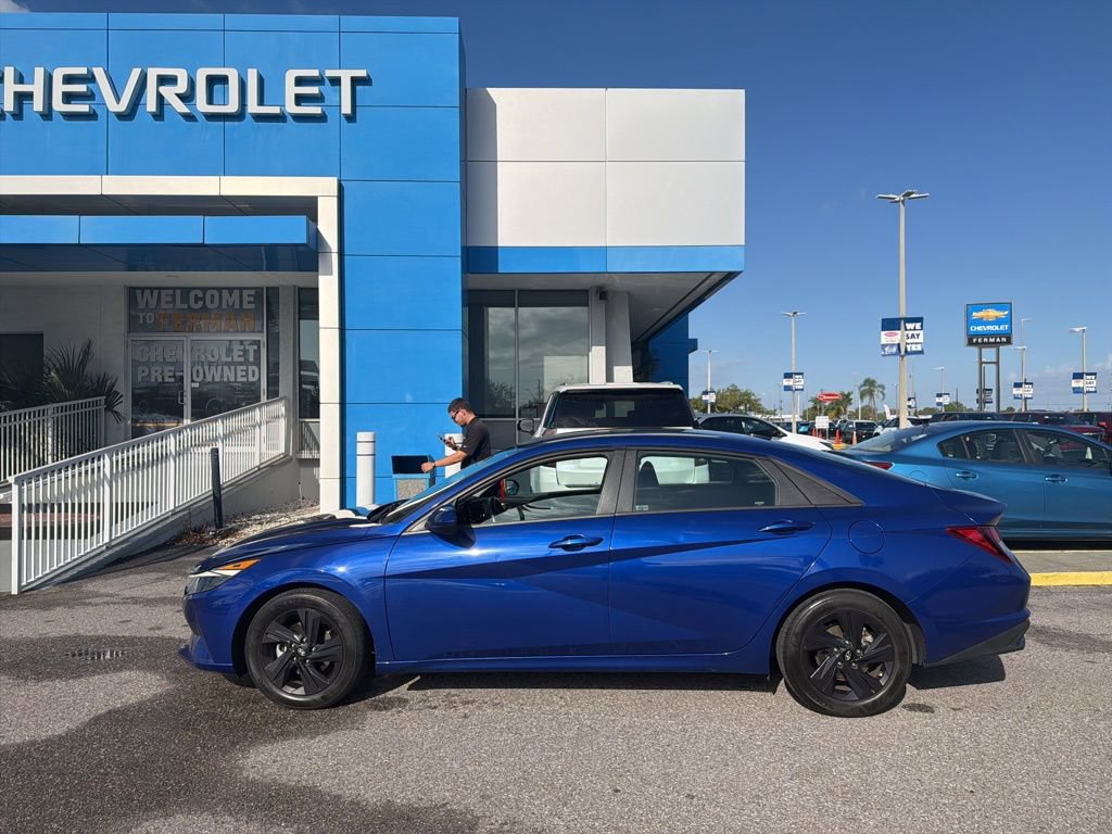 Used 2021 Hyundai Elantra SEL w/ Convenience Package image 12