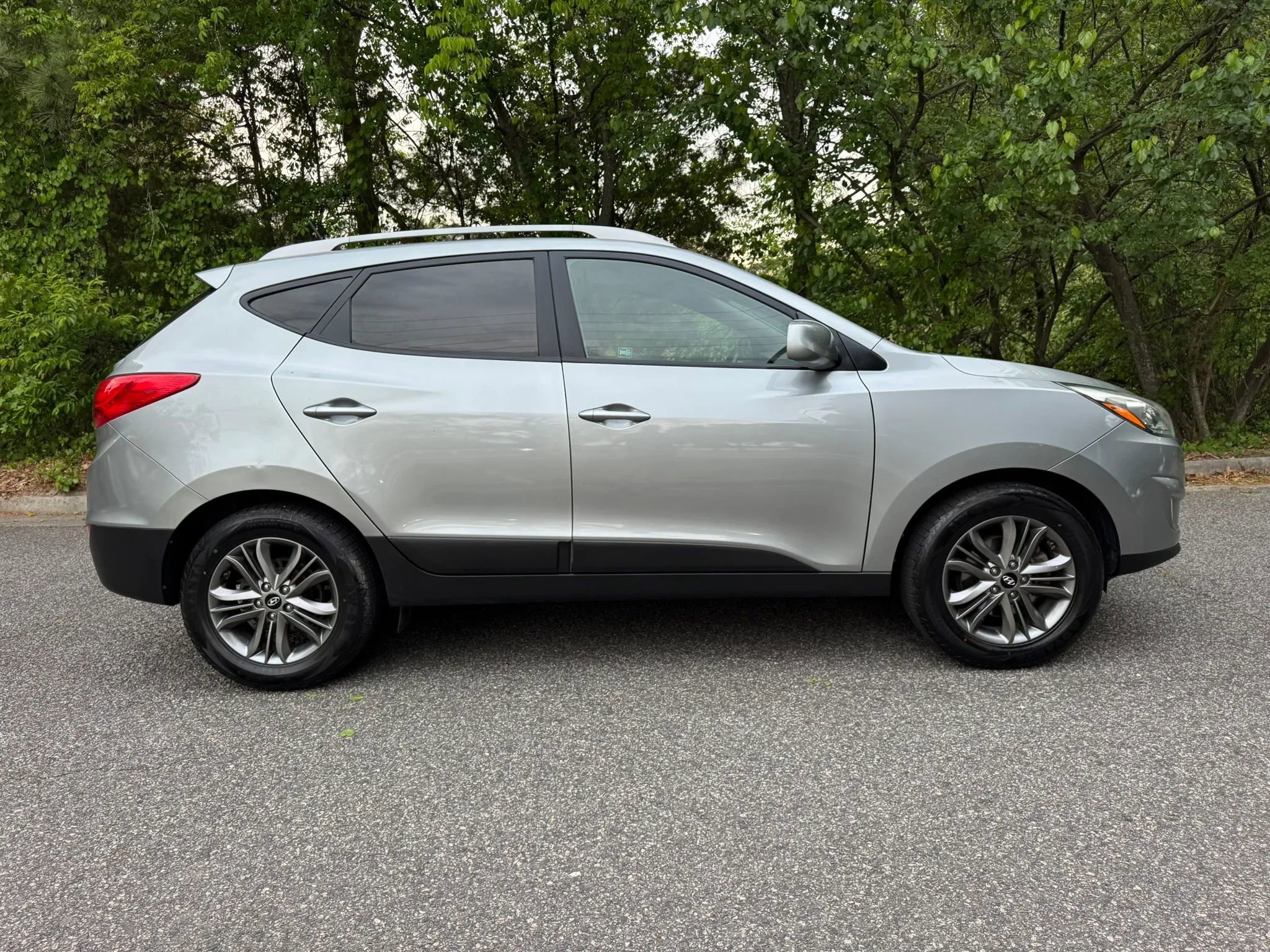 Used 2015 Hyundai Tucson SE AWD/4WD image 4