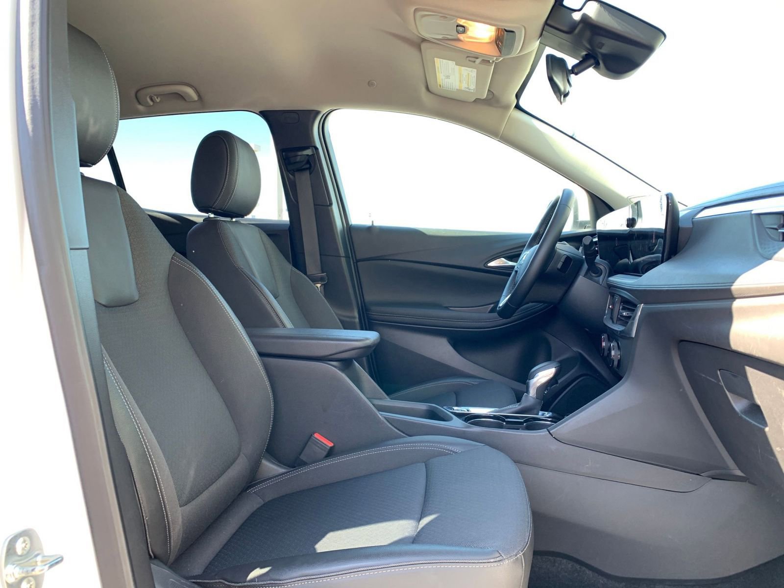 Used 2025 Buick Encore GX Preferred image 35