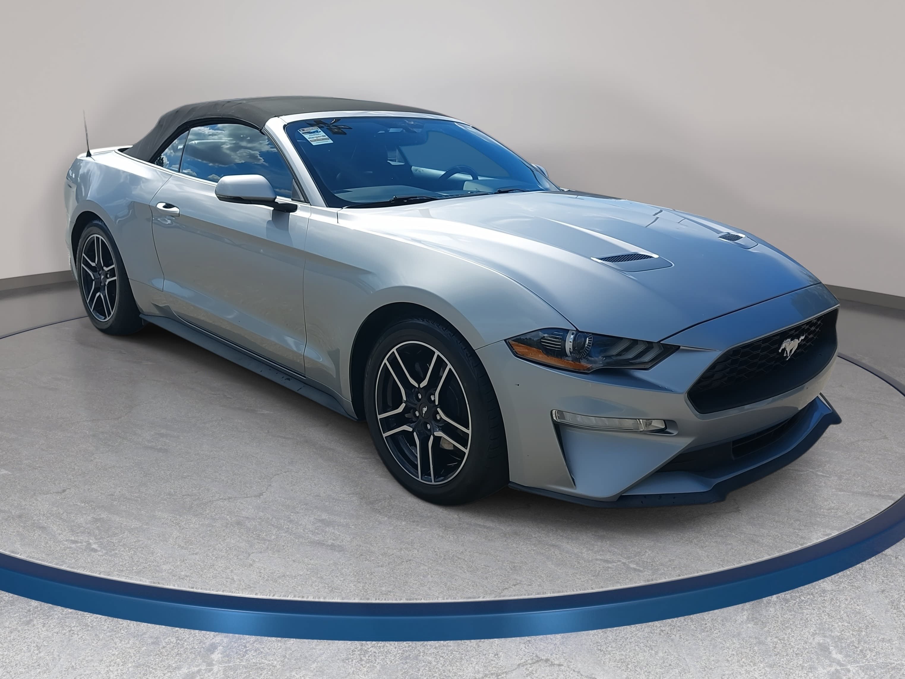 Used 2020 Ford Mustang Premium RWD image 3