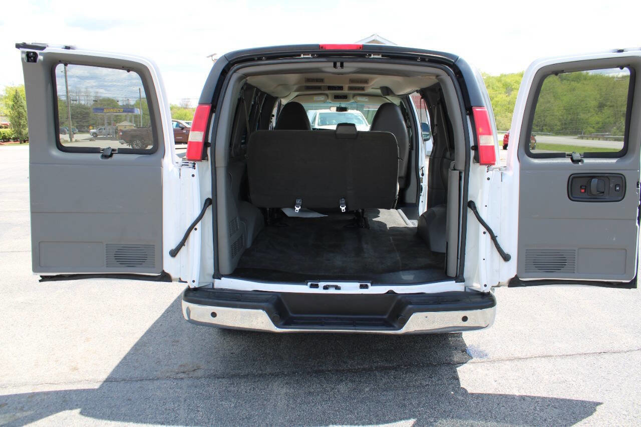 Used 2014 GMC Savana 1500 LT w/ LT Preferred Equipment Group RWD image 26