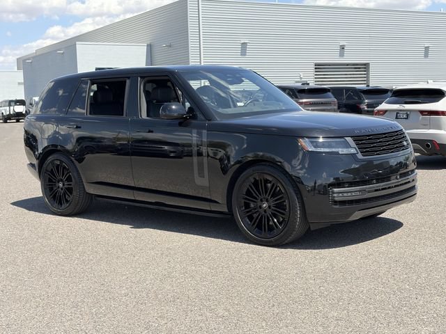 Used 2025 Land Rover Range Rover Long Wheelbase SE AWD/4WD image 4