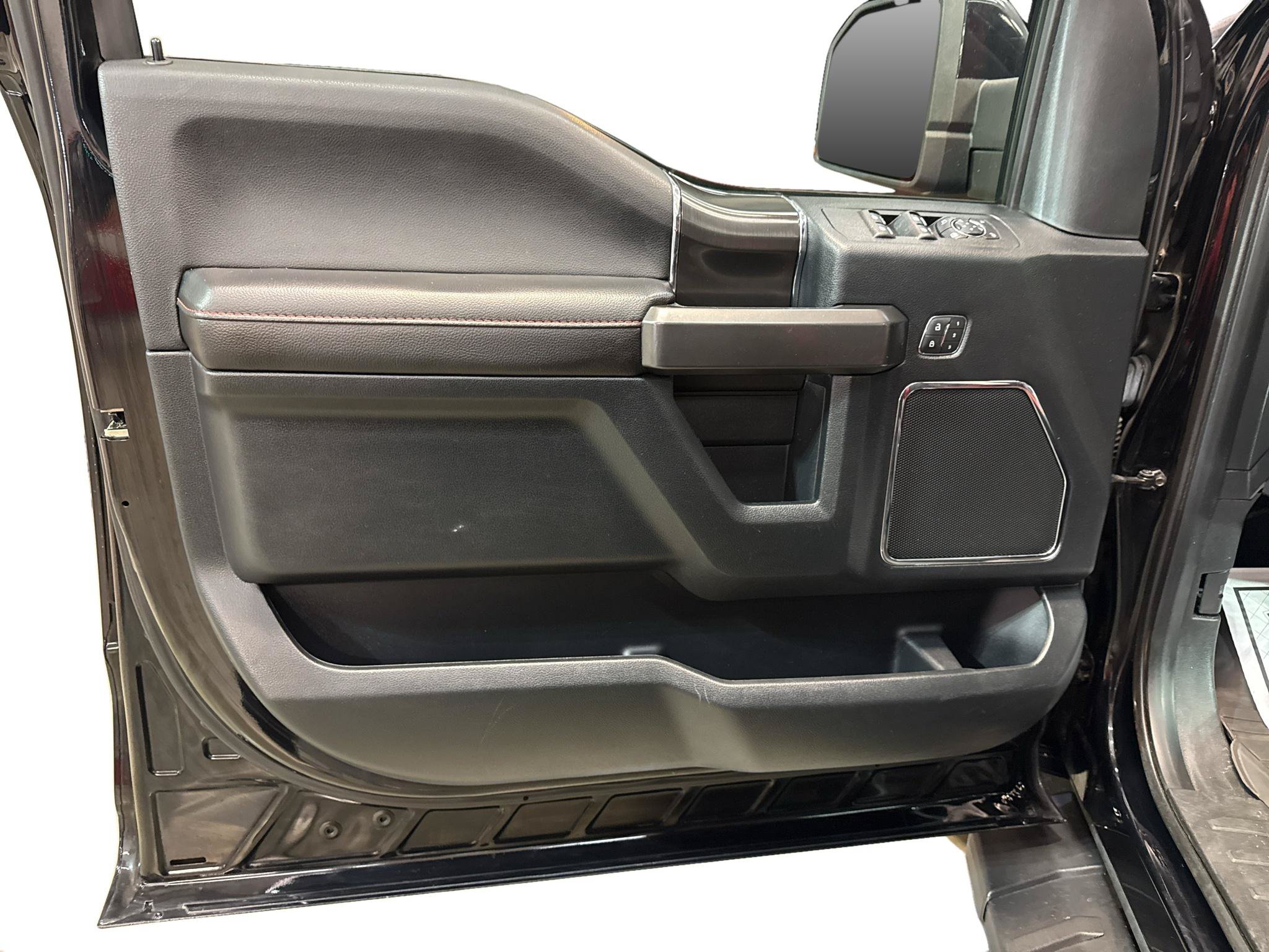 Used 2018 Ford F150 Lariat w/ Equipment Group 502A Luxury AWD/4WD image 15