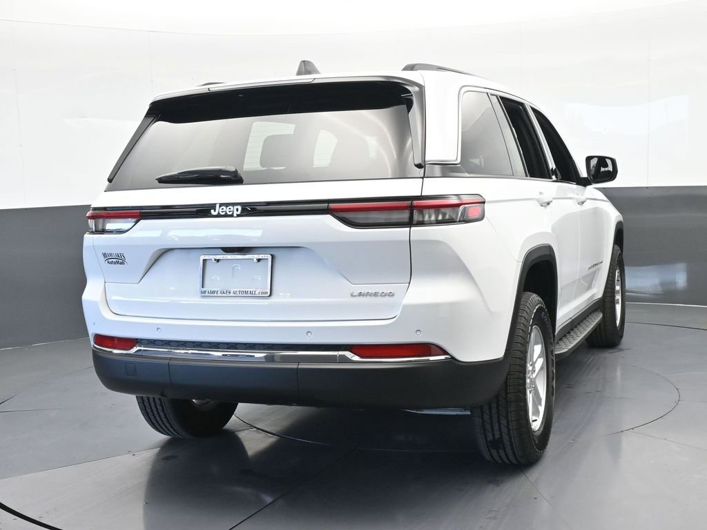 Used 2025 Jeep Grand Cherokee Laredo image 5