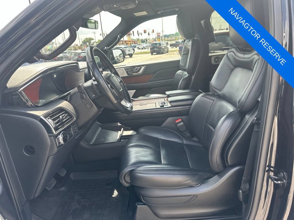 Used 2018 Lincoln Navigator Reserve w/ Technology Package AWD/4WD image 10