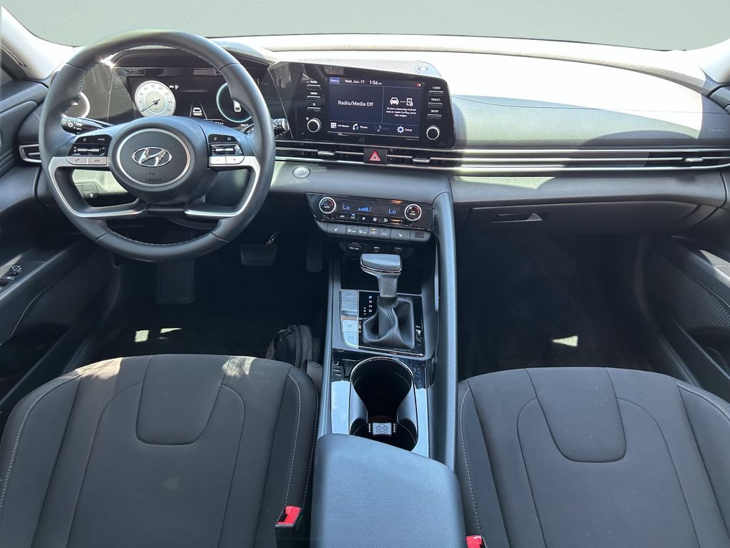 Used 2021 Hyundai Elantra SEL w/ Convenience Package FWD image 17
