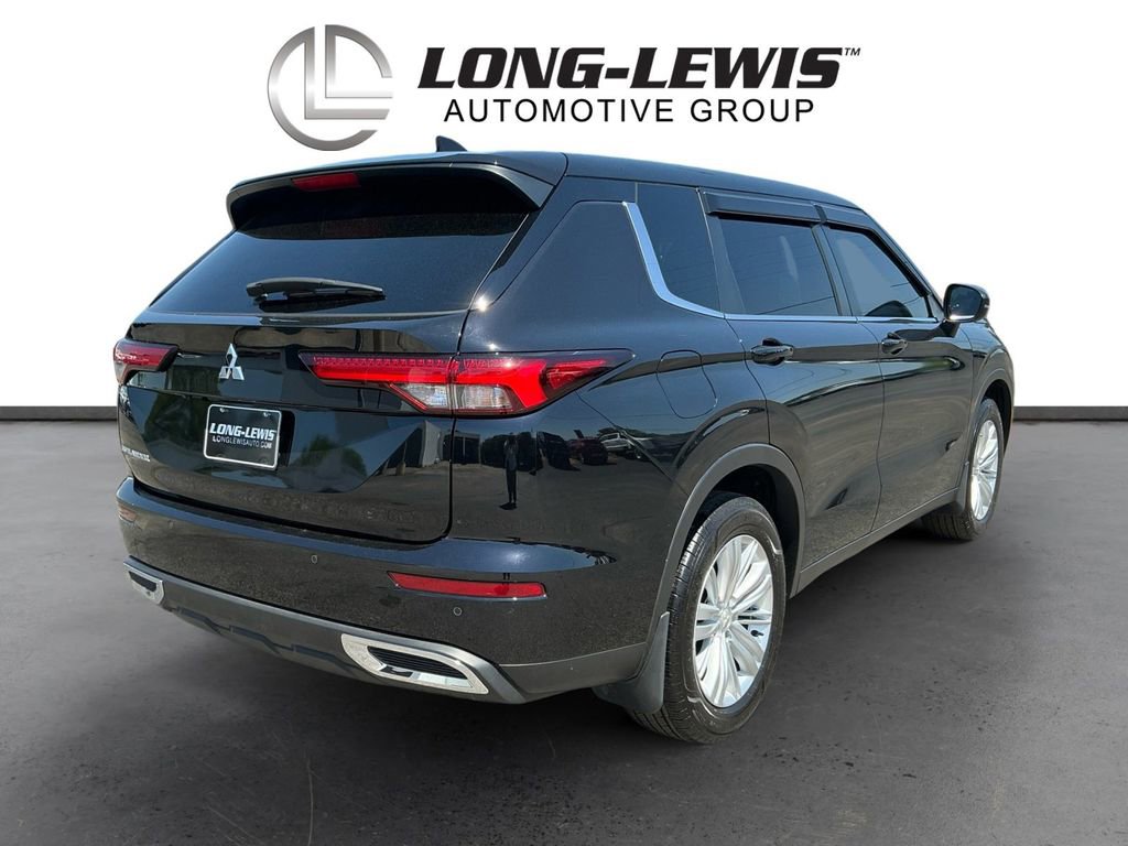 Used 2023 Mitsubishi Outlander ES FWD image 7