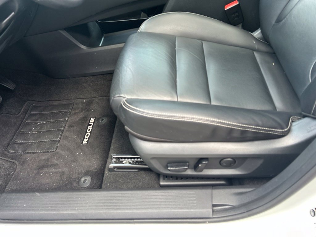 Used 2023 Nissan Rogue SL w/ SL Premium Package FWD image 21