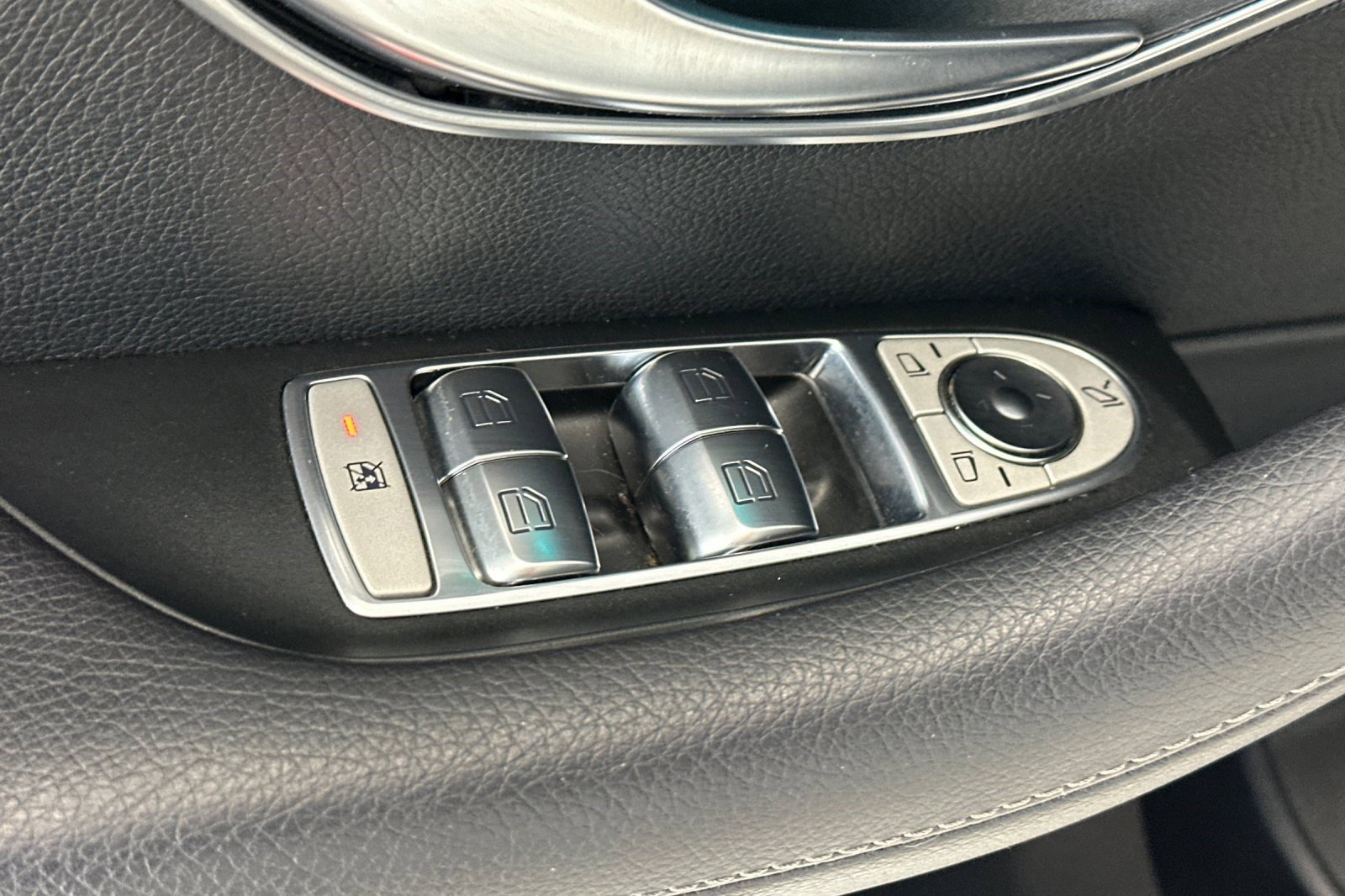 Used 2019 Mercedes-Benz E 300 image 13