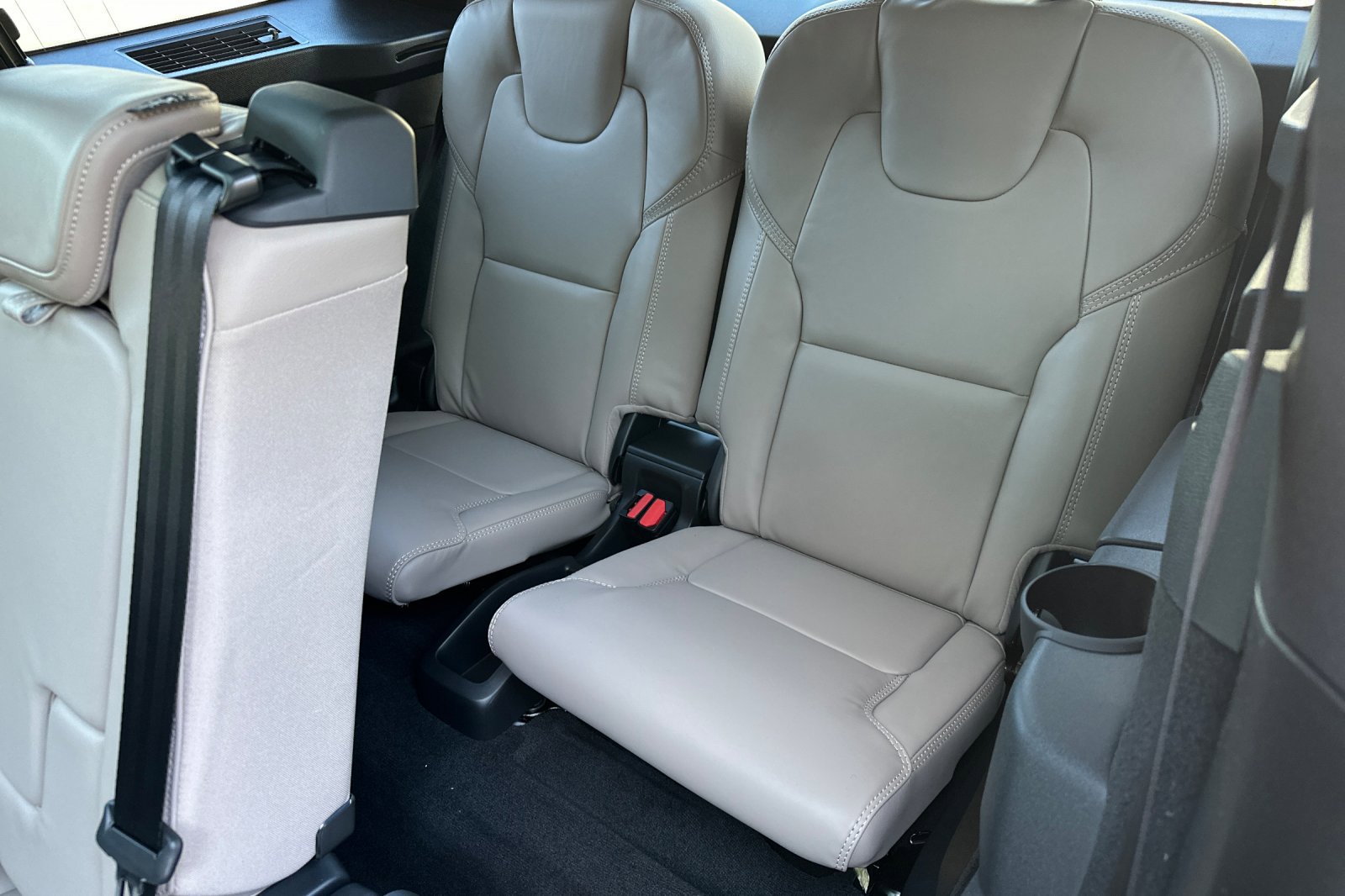 New 2025 Volvo XC90 B6 Ultra image 13