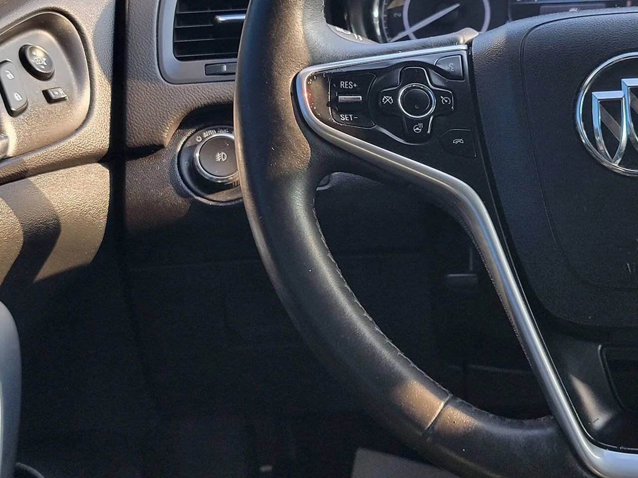 Used 2016 Buick Regal Premium image 11