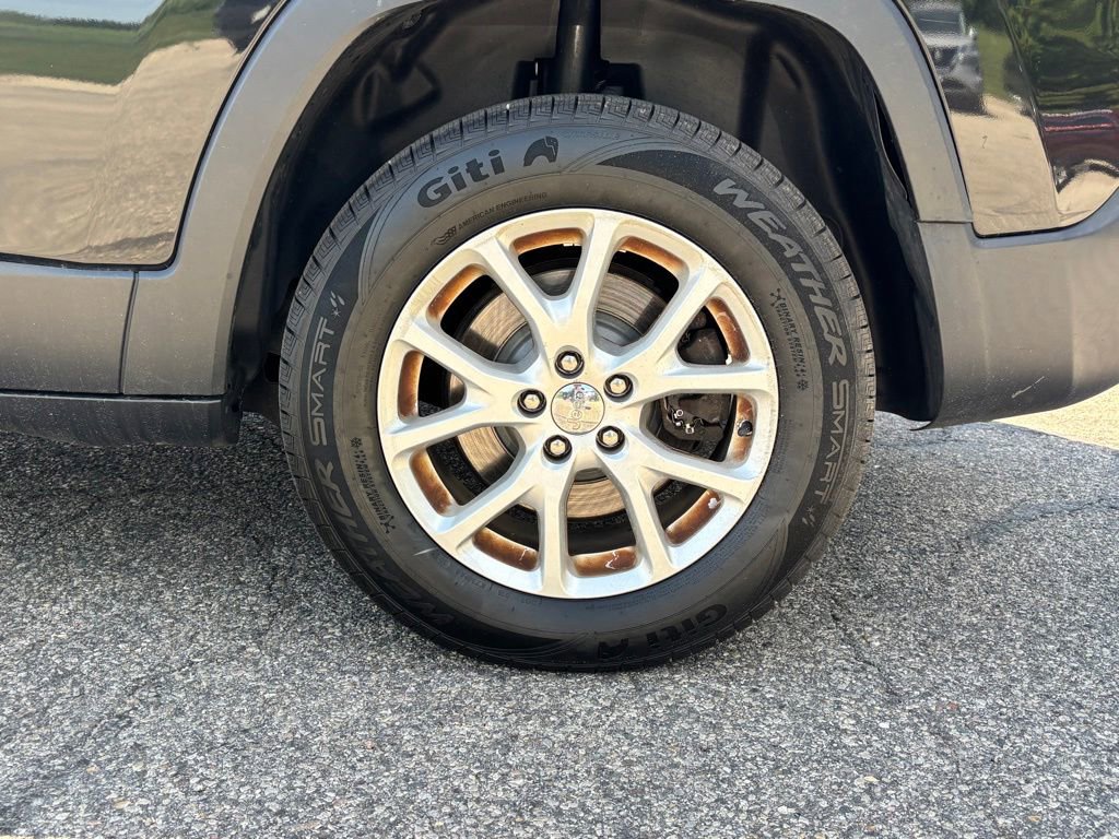 Used 2014 Jeep Cherokee Latitude AWD/4WD image 9